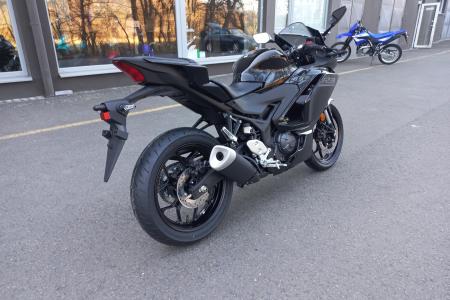 Yamaha Zlín YZF-R3