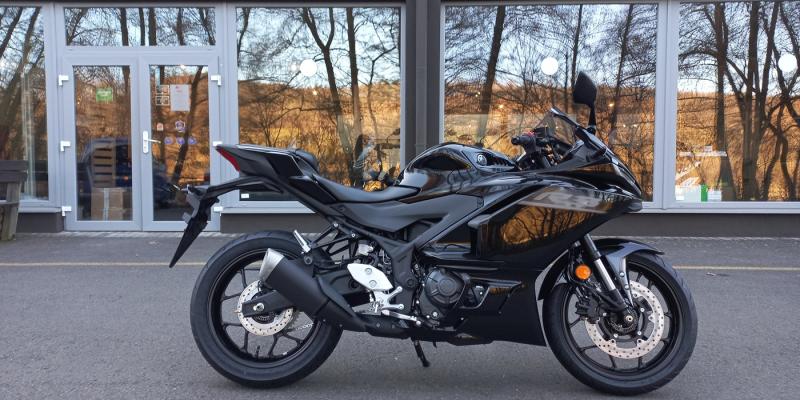 Yamaha Zlín YZF-R3